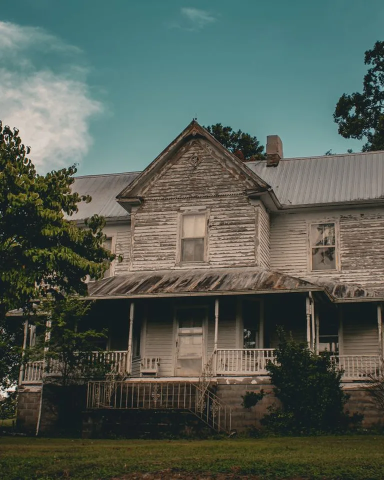 Creepy old house, haunted Halloween atmosphere